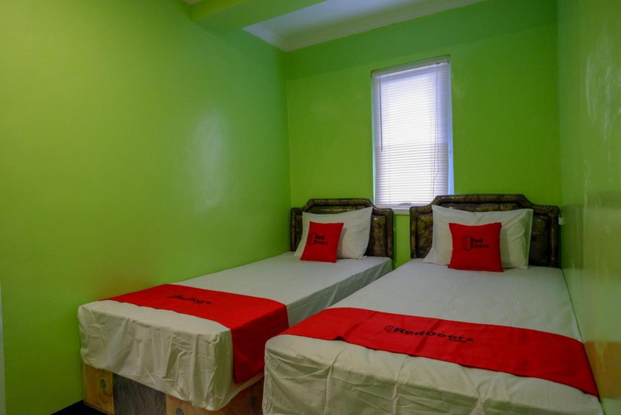 Готель Reddoorz @ Jalan Gatot Subroto Семаранг Екстер'єр фото