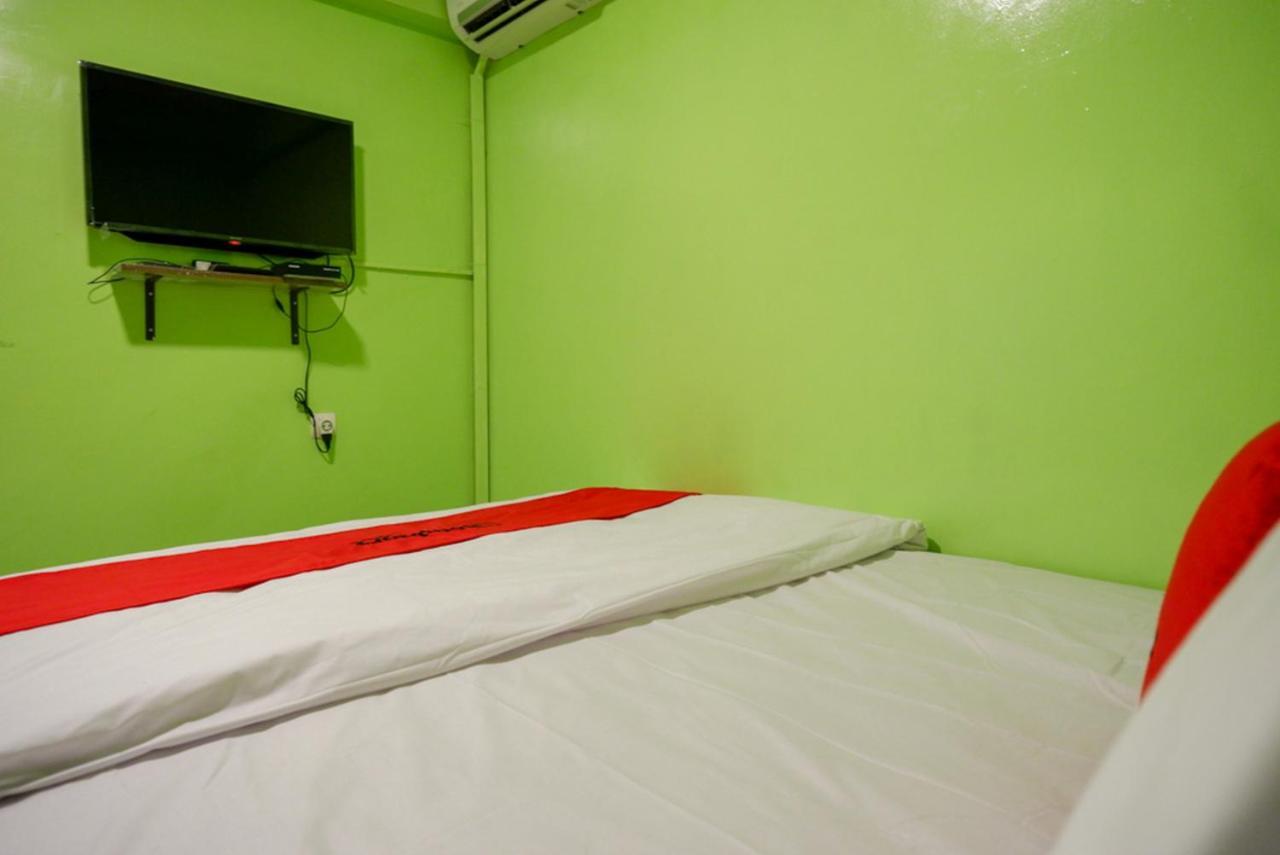 Готель Reddoorz @ Jalan Gatot Subroto Семаранг Екстер'єр фото