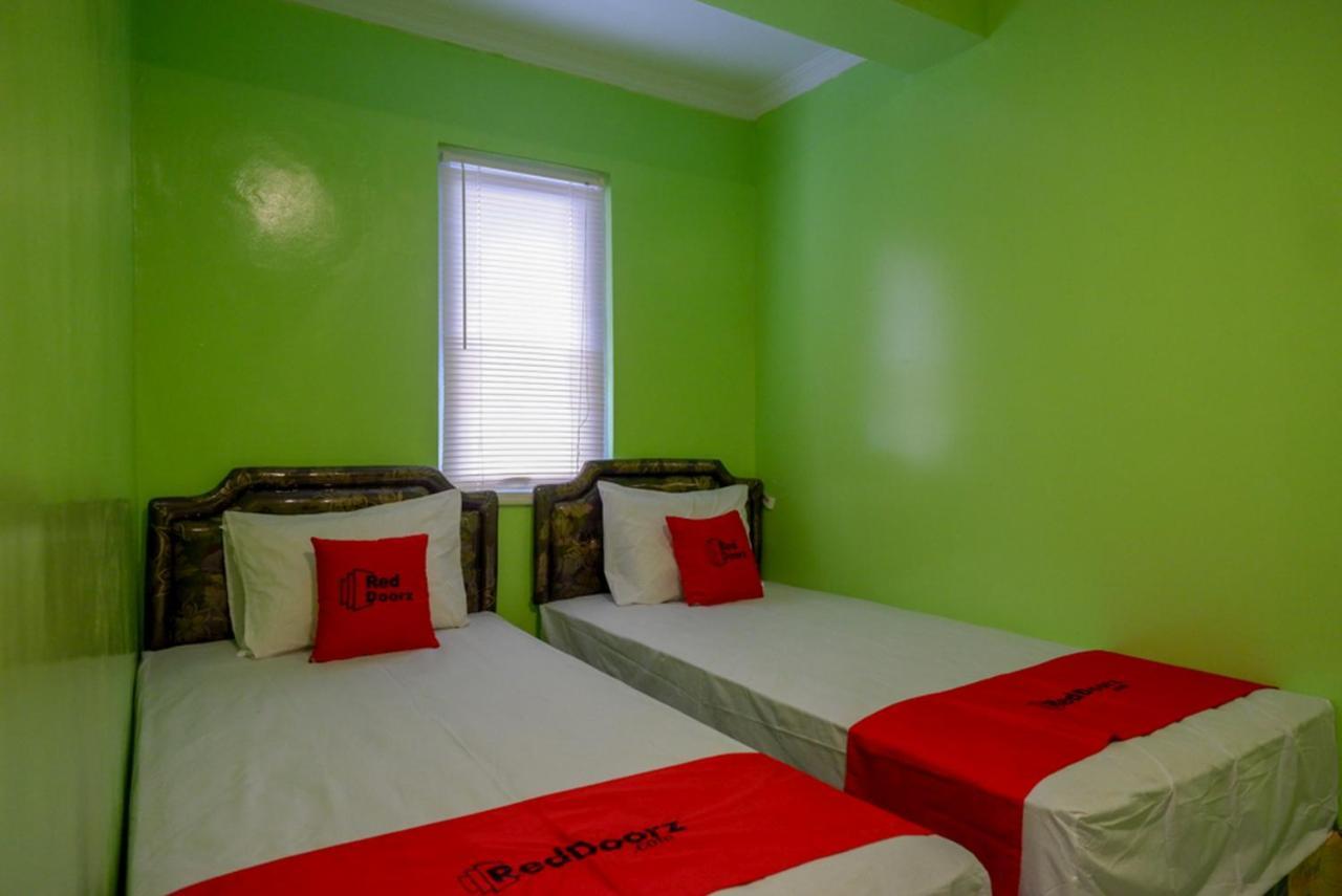 Готель Reddoorz @ Jalan Gatot Subroto Семаранг Екстер'єр фото