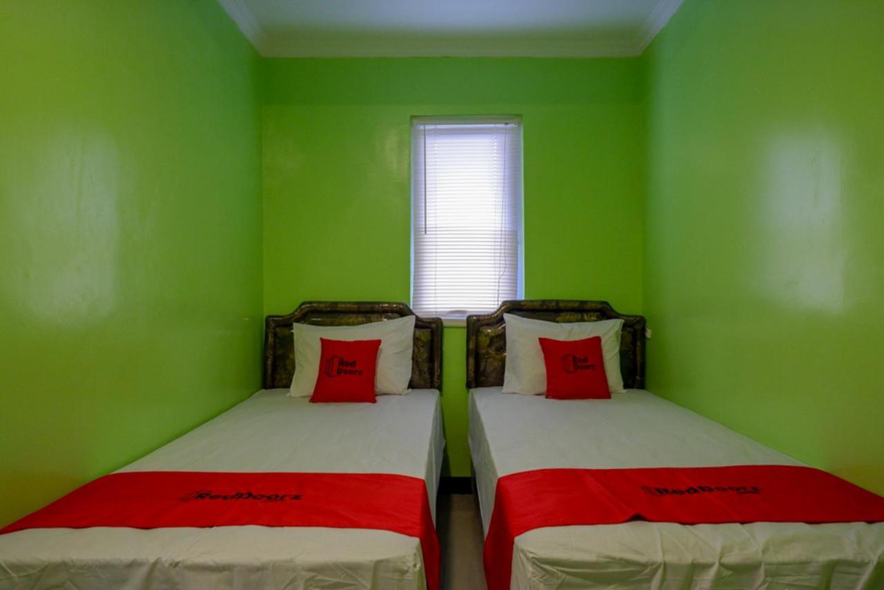 Готель Reddoorz @ Jalan Gatot Subroto Семаранг Екстер'єр фото